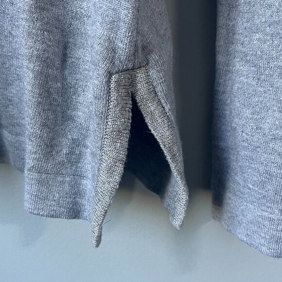 cYc Shimmery V Neck Tunic in gray size Large - Picture 5 of 6